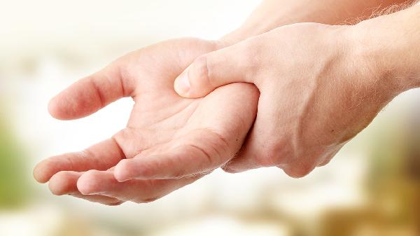 大拇指和手掌连接处按压疼痛