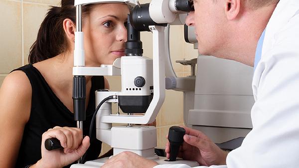 白内障的常见病因是什么呢