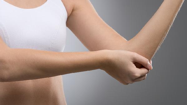 胳膊肘起包是怎么回事,怎么办