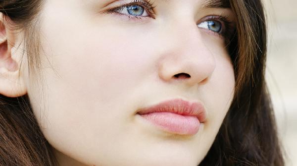 使用固体硅胶做隆鼻手术安全吗