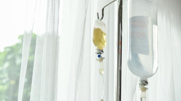 输液后感觉脸大了一圈怎么回事，怎么办