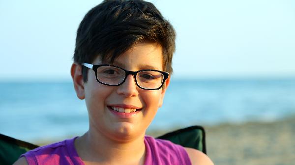 宝宝眼白上有血点怎么回事