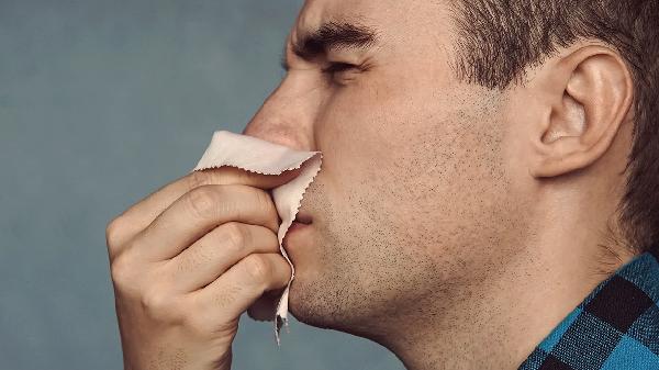 鼻炎、鼻咽癌傻傻分不清?医生:出现3个明显症状,情况不乐观