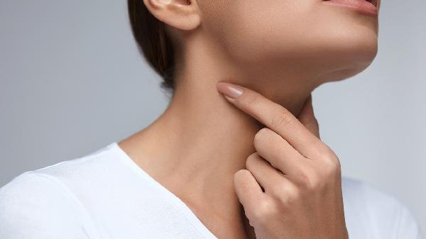 人不会无缘无故得食管癌，医生说出了真相：背后有3个原因