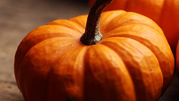 常吃南瓜子好处虽多,但食用禁忌要牢记,医生:这3种人尽量少吃