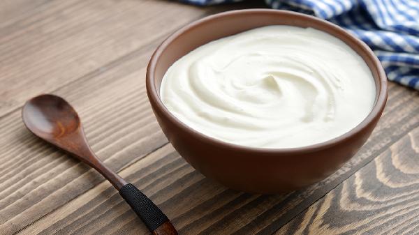 每天吃点儿酸奶好吗?调查发现:长期坚持70岁后常见这5种改善