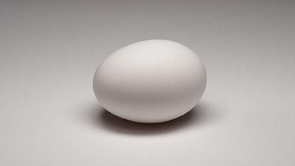 医生直言：早上坚持吃鸡蛋的老人，不用多久，身体或有3个改变