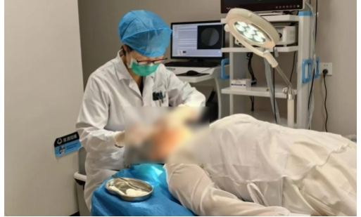 一面锦旗寄深情——青海爱尔眼科医院泪道整形科收获患者真诚感谢