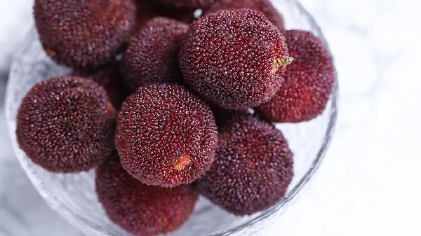 杨梅立大功?研究发现:常吃杨梅的人,不用多久,或有5个变化