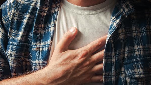 冠心病不怕劳累、不怕油腻，真正“怕”的是这4类情绪变化！