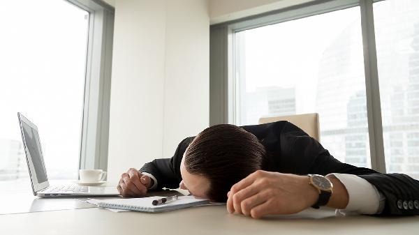 睡眠越多，身体越好？医生：睡眠时间在这个范围内，身体更健康！