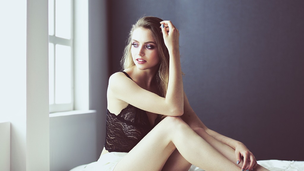 性生活前,女性为何要慢点脱衣?5个秘密让亲密更完美