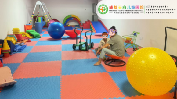 孩子的哪些表现可能是由感统失调引起的？成都天府儿童医院