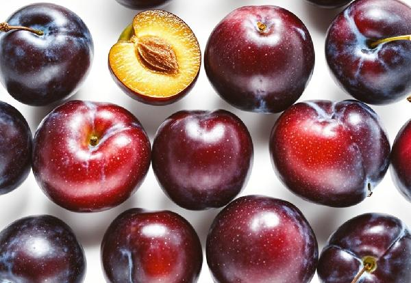 医生证实:每天一个李子,3大惊人变化让你意想不到!