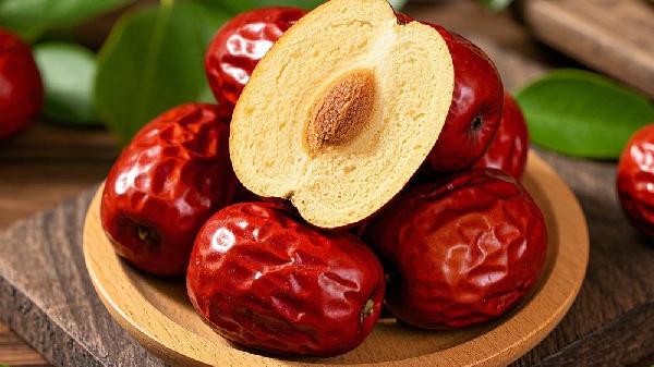 中老年人经常吃“大枣”，会有什么样的好处？或能改善这5种问题