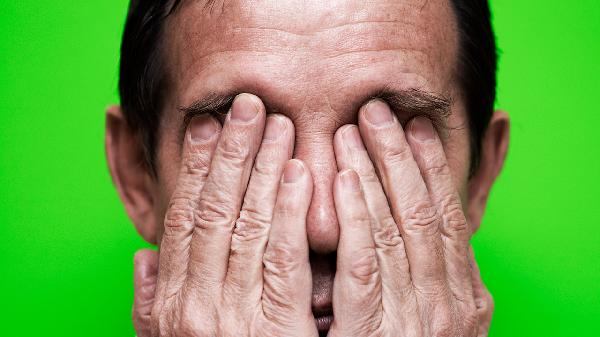 老人不孝顺父母,到老了,儿子也不孝顺他