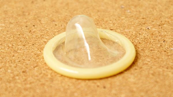 安全套反了能带的上吗