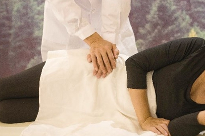 简单的脸部按摩手法 脸部按摩手法步骤