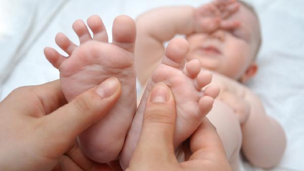 简单的脸部按摩手法 脸部按摩手法步骤