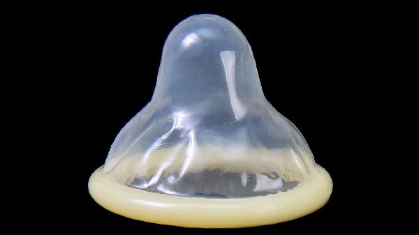 最薄的避孕套是001吗