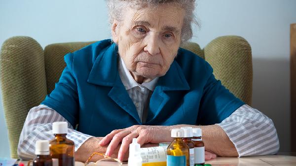 老人身上为什么有味道怎么办