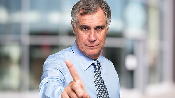 老人身上腐臭味要警惕