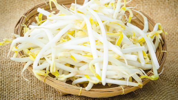 豆芽立大功!研究发现:经常吃豆芽的人,不出一个月,或有3个变化