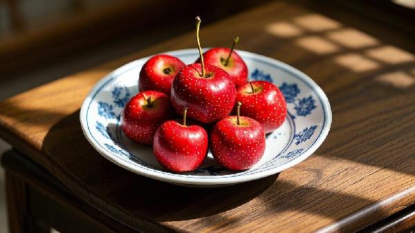 山楂煮蛋助力血管畅通，家常食材易得，日常养护新法可行吗？