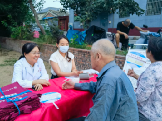 九月暖情送健康！北京强寿中医医院义诊团队走进社区村庄，守护居民安康