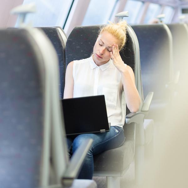 坐火车，地铁都晕车是什么原因