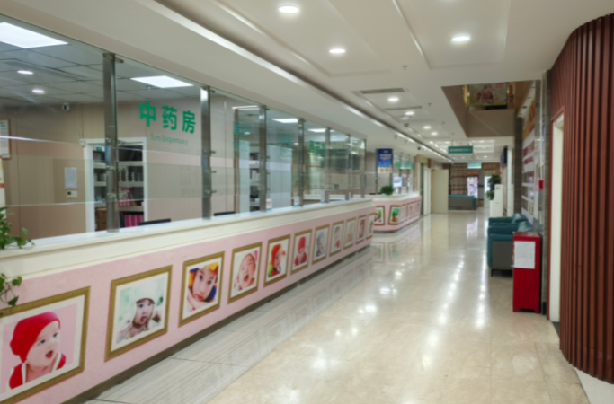 重庆送子鸟医院收费透明规范，守护生育希望！