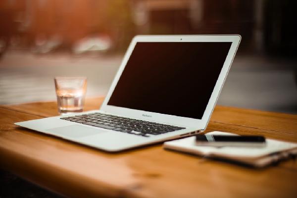 “瞧不起”你的人,不会直接说,相处时却有这些表现,趁早远离