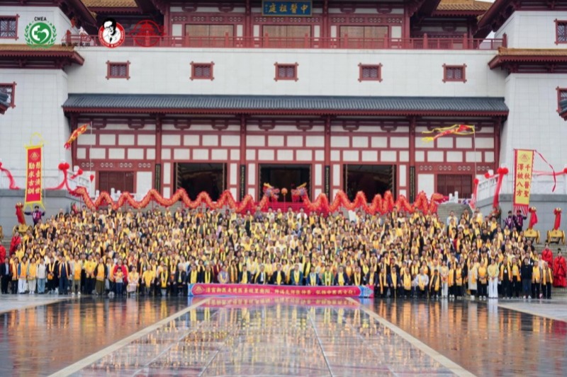 第二屆仲景學(xué)術(shù)傳承與應(yīng)用學(xué)術(shù)大會(huì)及醫(yī)圣仲景祭拜大典在南陽(yáng)隆重舉行