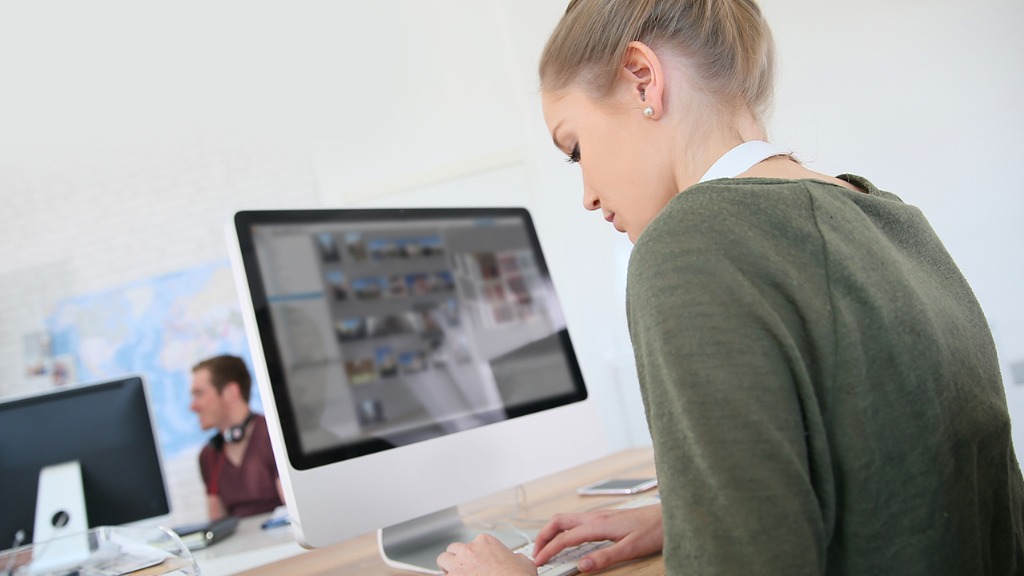 腰椎间盘突出不止腰疼,为何还腿疼?年轻人高发是什么原因?