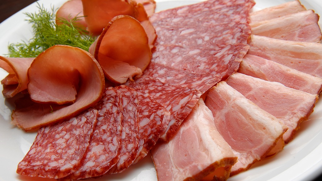 痛风患者不能吃猪肉?医生提醒:宁愿饿着,也别多吃这几种肉类!