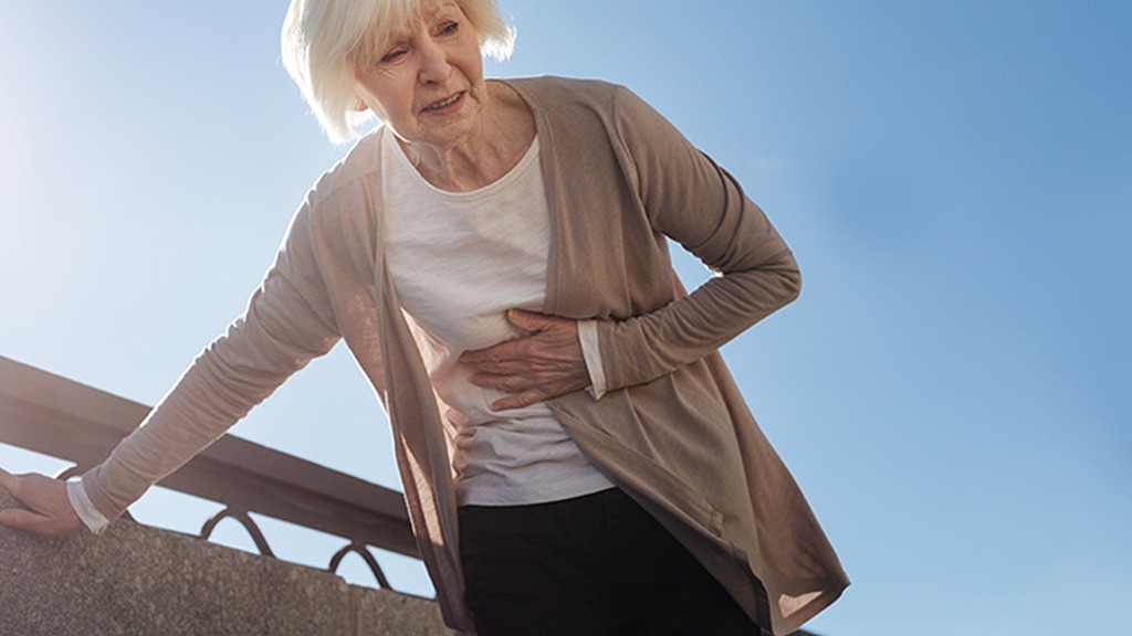 62岁大妈食管癌去世，平时健康饮食，医生：这3种隔夜食物别再吃了