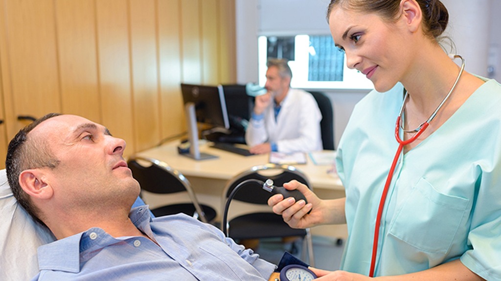 34岁高血压患者不治而亡!比心梗还可怕的并发症,高血压务必重视