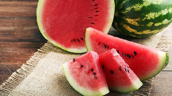 糖尿病要少吃西瓜?医生劝告:若要血糖正常,这5样水果需忌口