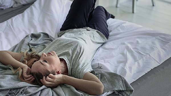 长期失眠，当心这4种疾病“盯”上你！改善睡眠5个方法或有用