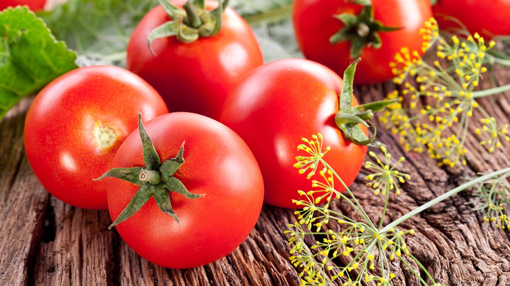 西红柿里面加2个鸡蛋,做成发糕,营养又好吃,女儿最喜欢