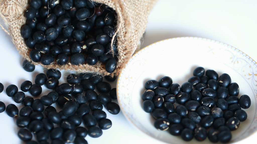 黑豆水竟是孩子长高的“隐形密码”!4种神仙搭配,脾胃肾同补!