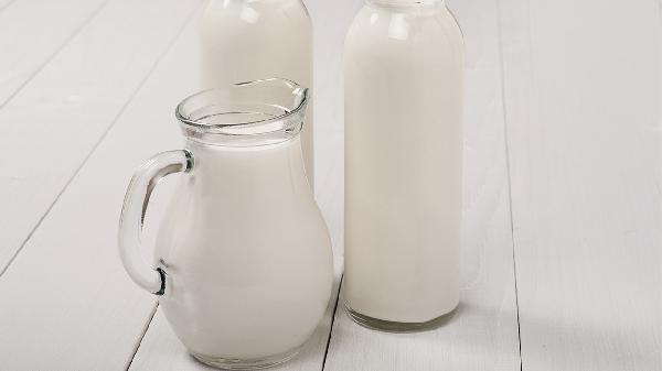 牛奶是乳腺癌“加速器”？忠告：不想病情加重，这3物也尽量少吃