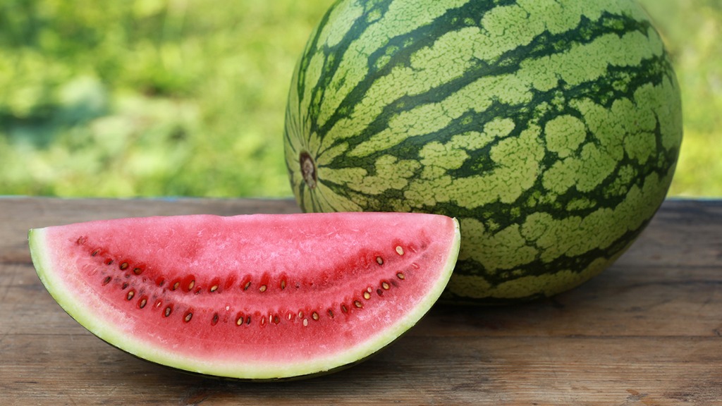 糖尿病患者不能吃西瓜？吃西瓜是升血糖，还是降血糖？看医生咋说