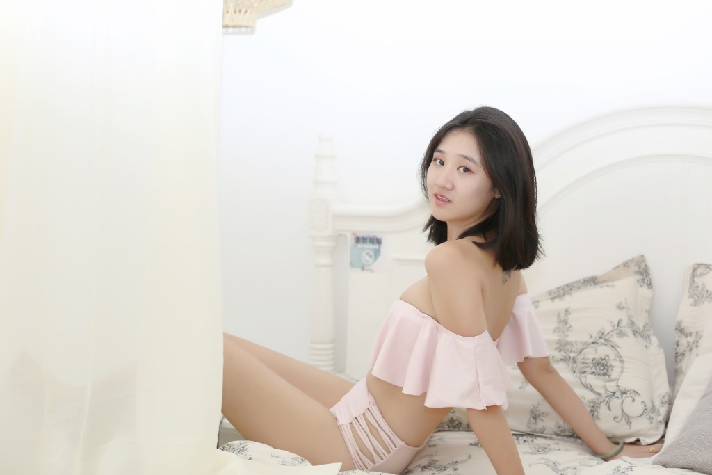 虚伪的人用嘴，真诚的人用心