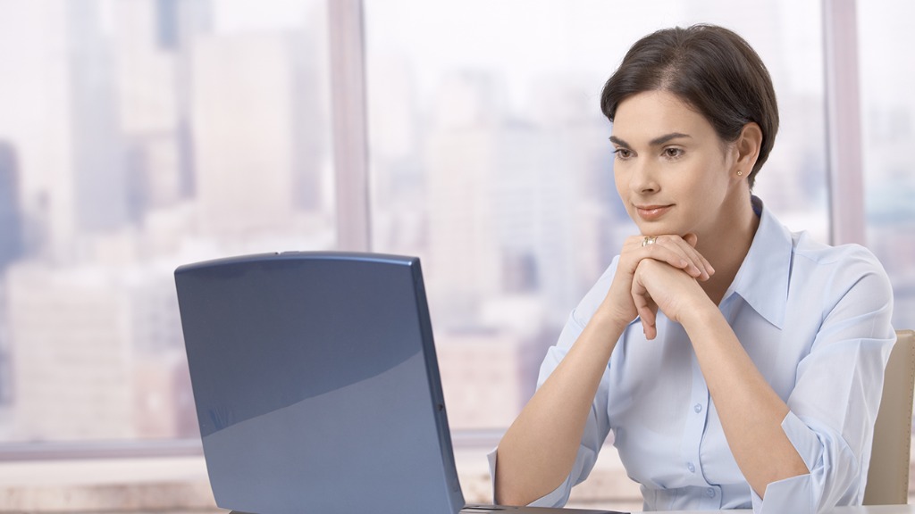 下等人踩人，中等人挤人，上等人