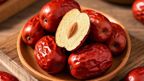 血管堵塞怎么办？试试这碗红枣煮苹果，再堵的血管也胆颤，错过实在太可惜