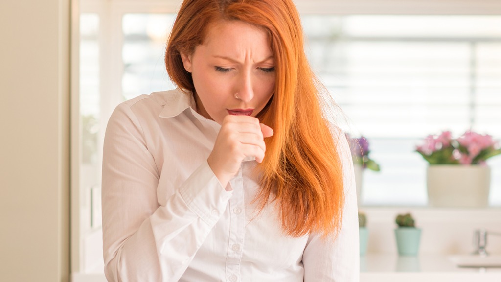 52岁男子夜里咳嗽当上火，3天后肺癌晚期，医生：可惜被耽误了