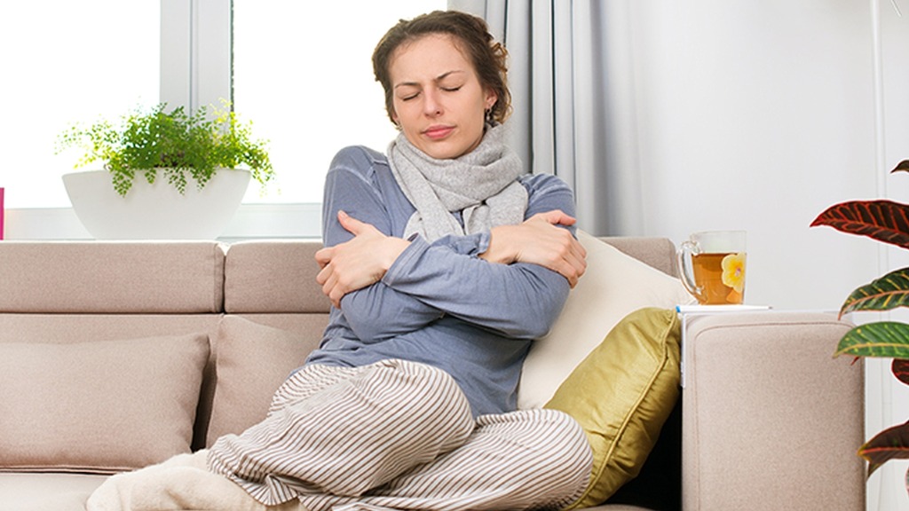 女生手脚冰凉不一定是“体寒”，从中医视角带您了解根源，找回温暖！