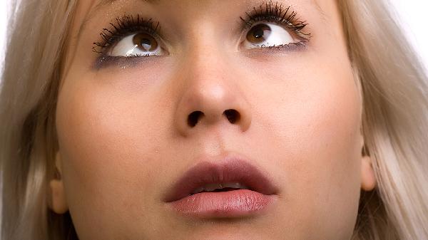 脸上总是出油怎么办