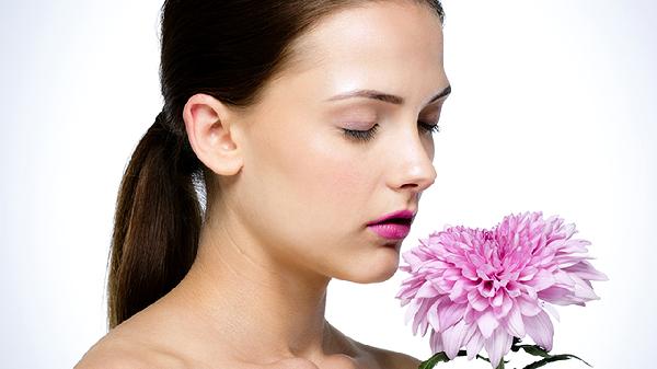 脸上很油是什么原因引起的